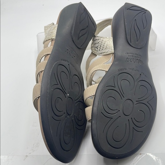 Munro American Taupe Strappy Sandals, size 7 1/2 - Picture 8 of 8